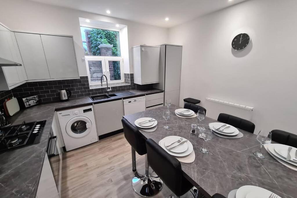 Beautiful Seaside Apartment With Parking Ventnor Eksteriør bilde